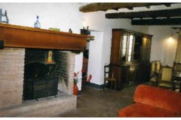 Italia Privát Trassilico, Esterno